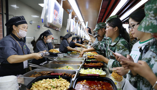 学校食堂如何做好后勤管理（如何管理好学校食堂）